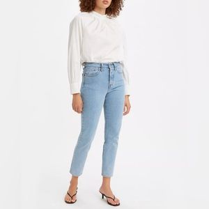 Levi’s Wedgie Icon Fit Ankle Jean size 29